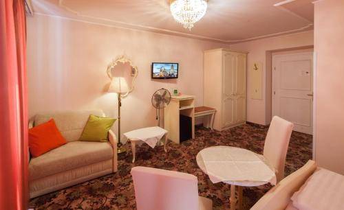 Aviano Pension, Vienna