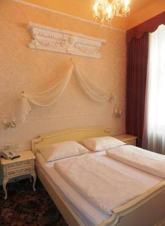Aviano Pension, Vienna