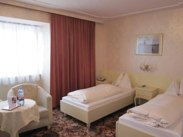 Aviano Pension, Vienna