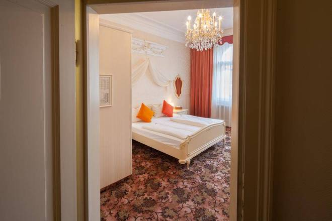 Aviano Pension, Vienna