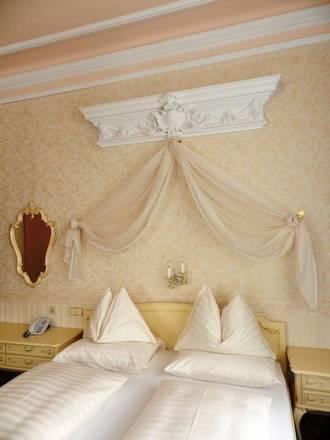 Aviano Pension, Vienna