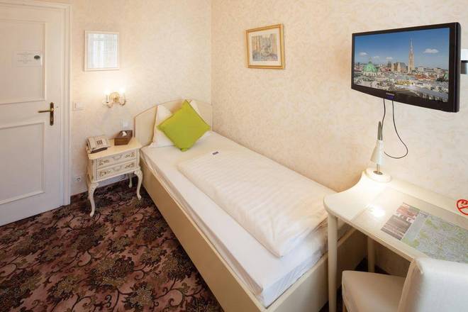 Aviano Pension, Vienna