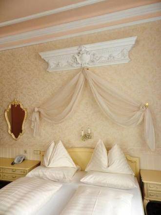 Aviano Pension, Vienna