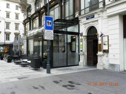 Aviano Pension, Vienna