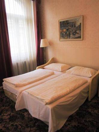 Aviano Pension, Vienna